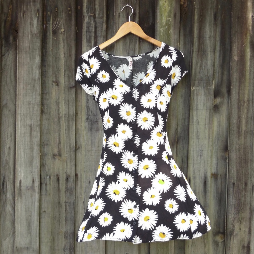 Summer Daisy Sundress with Pockets
